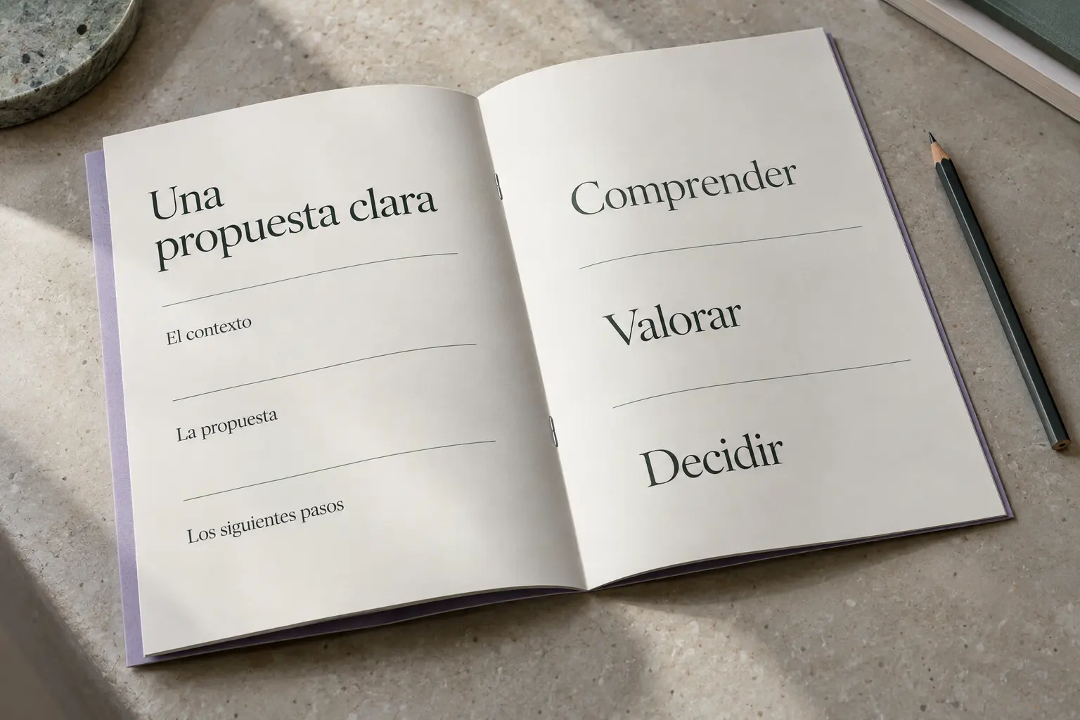 Composición conceptual realista de un informe abierto que organiza contexto, propuesta y próximos pasos.